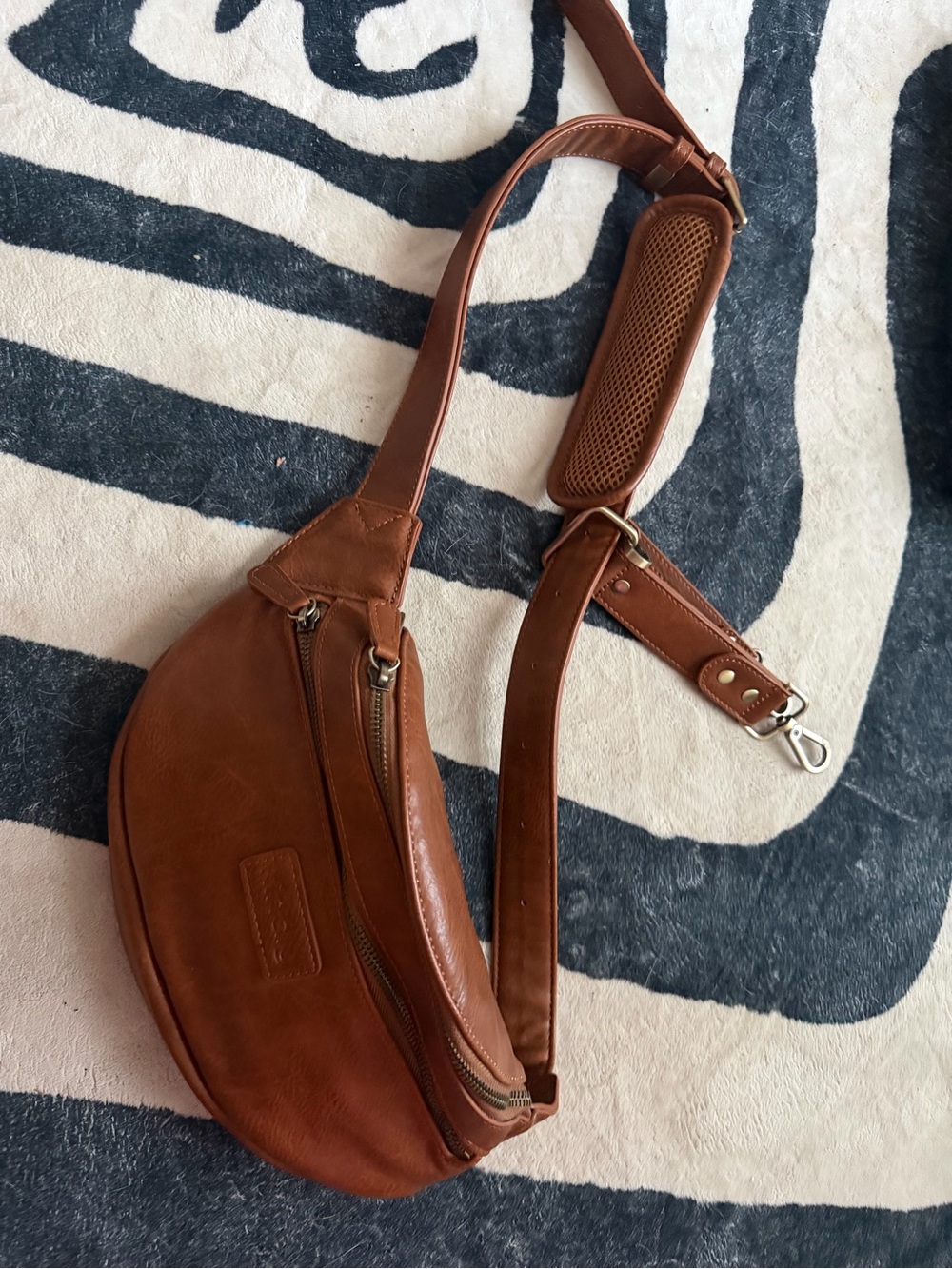 Kindly photographer Brown Leather Crossbody Belt Bag - Casual Leather Fanny Pack - Picture 3 of 6